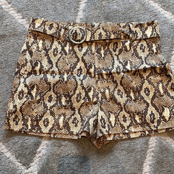 Zara python print belted shorts - Picture 1 of 3